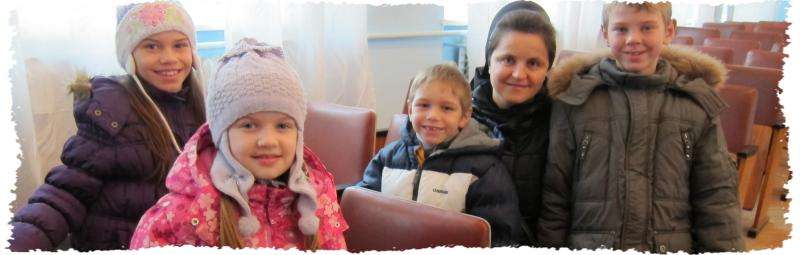 small kids and nun group photo